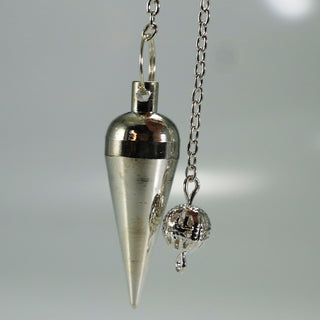 Metal Pendulum Silver Colour Point with chain    from Stonebridge Imports
