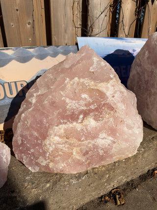 Rose Quartz Boulder U#24 - 61kg (134lbs)