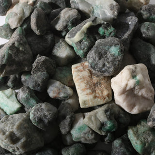 Emerald Chips - Small/ Medium 1Kg    from Stonebridge Imports