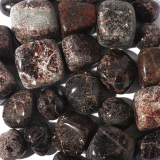 Garnet Tumbled Stone 'B' (India) - 1lb bag    from Stonebridge Imports