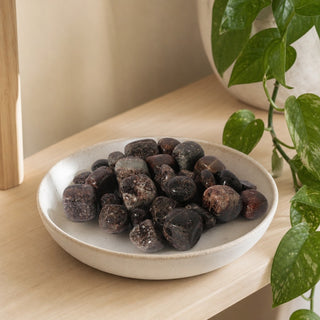 Garnet Tumbled Stone 'B' (India) - 1lb bag from Stonebridge Imports